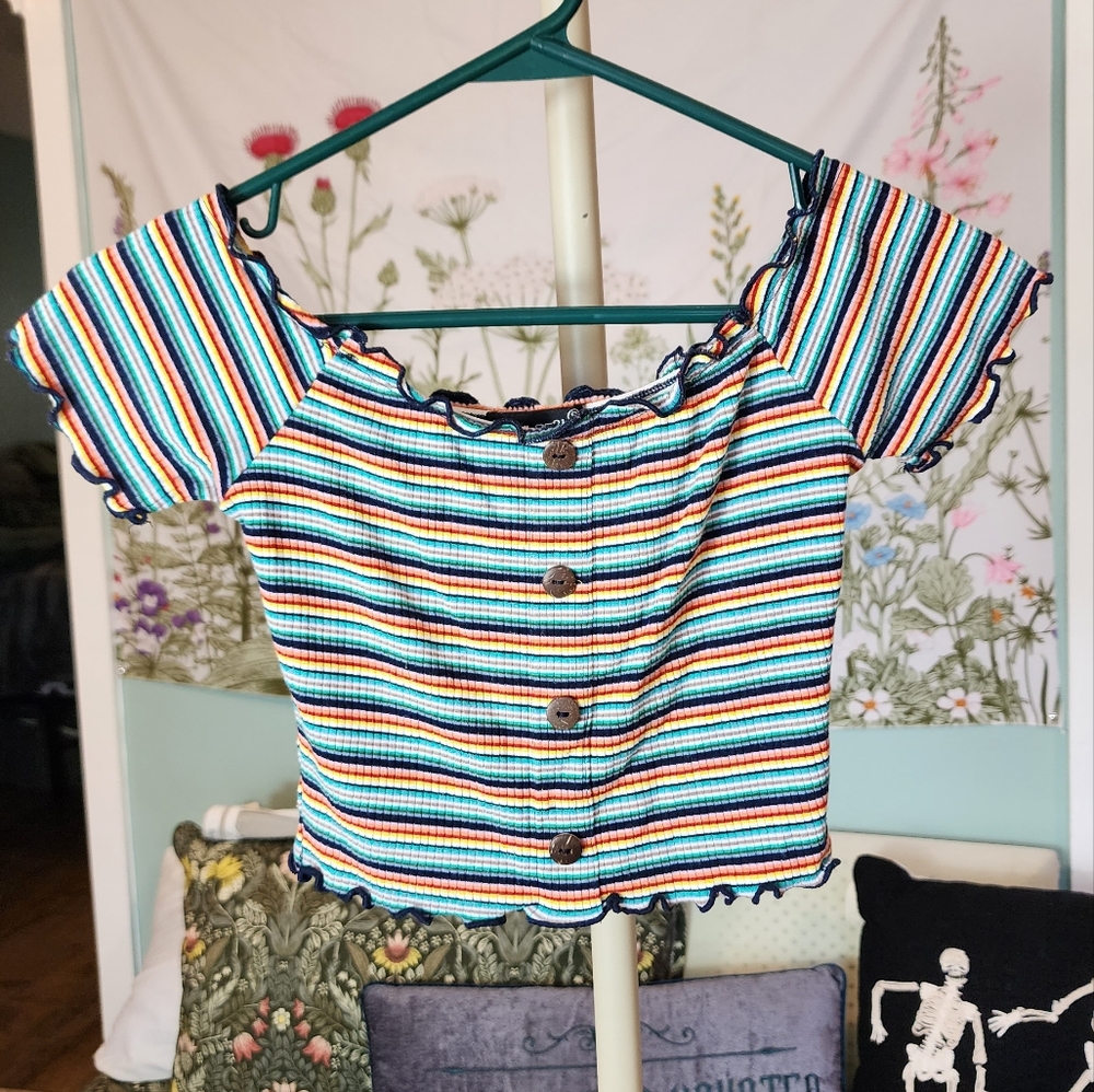 Crop top, button up front, t shirt xs